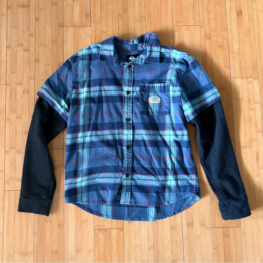 🏝️ Quiksilver Boys Long Sleeved Button Down 🏝️